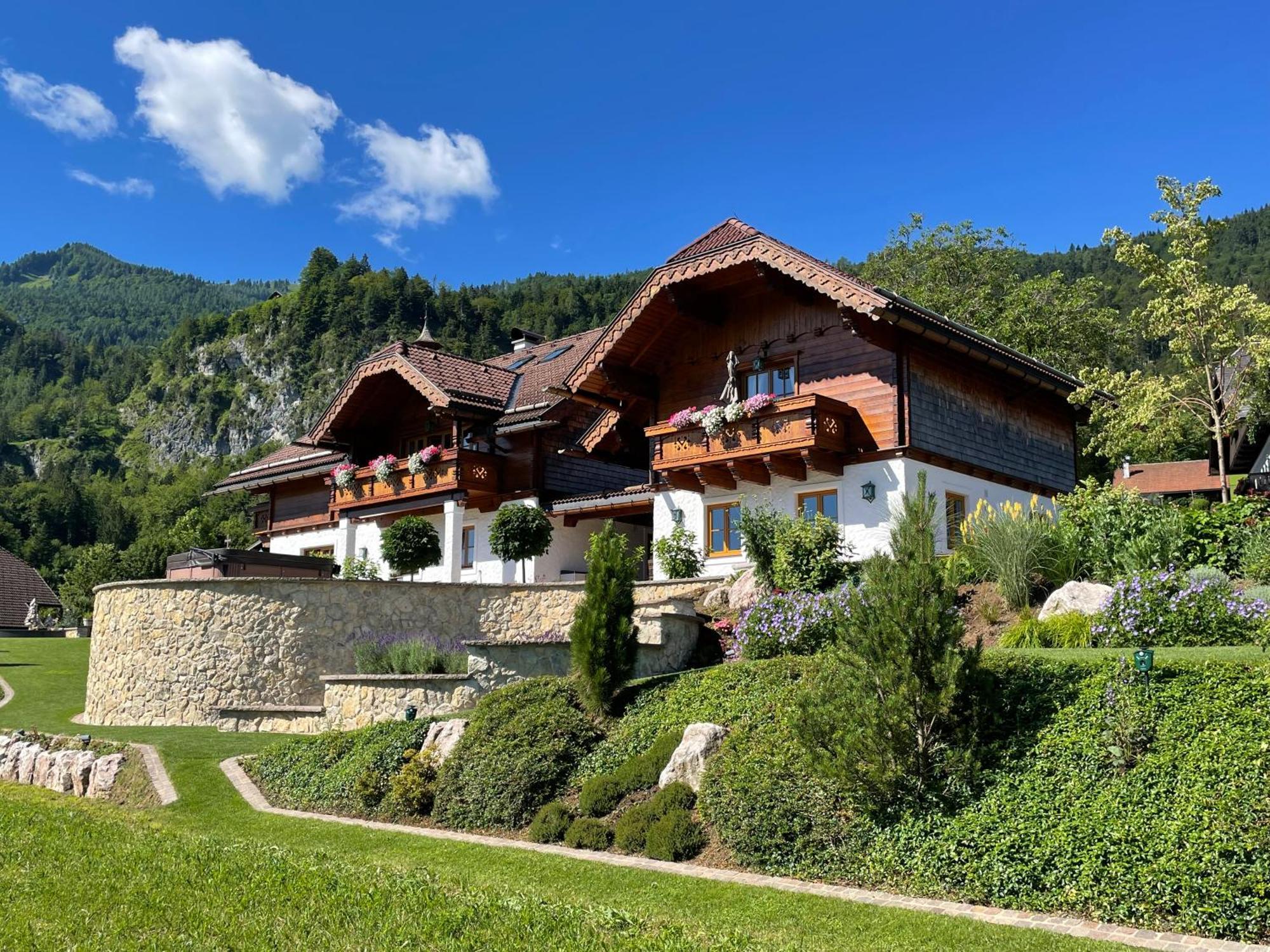 Ferienwohnung Schossleitner - Der Wohlfuehl-Ansitz Am Wolfgangsee Mit Weitblick Sankt Gilgen Exterior foto